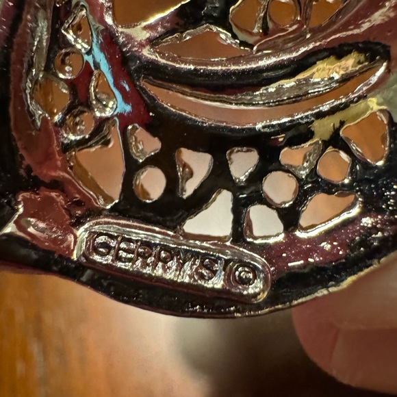 Gerry’s vintage triple swirl brooch. Silver tone, EUC, 1 3/4”. - Picture 4 of 4